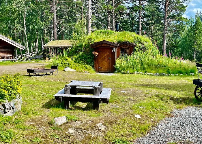 "Hobbit"Like Cabin