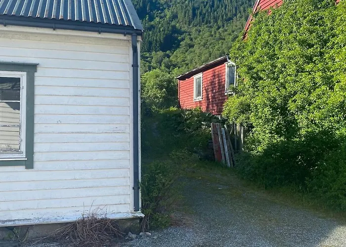 Cozy House Closw