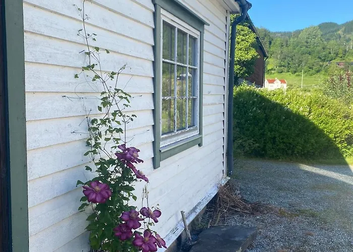 Cozy House Closw