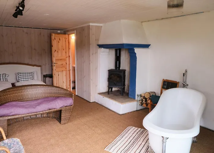Cosy Basement Room, Bathtub And Sauna With A Stunning View